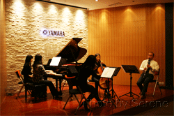 恩佐新办公室音乐厅举办室内小型音乐会 
