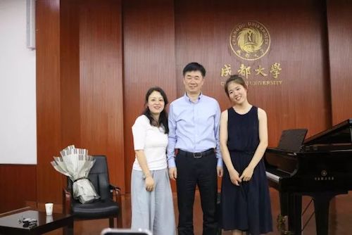 恩佐艺术家石叔诚与特邀艺术家顾平受邀于成都大学东盟艺术学院、音乐与舞蹈学院艺术实践周开展公开课