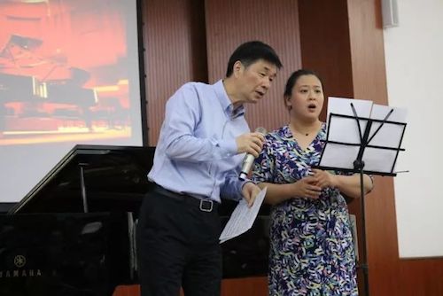 恩佐艺术家石叔诚与特邀艺术家顾平受邀于成都大学东盟艺术学院、音乐与舞蹈学院艺术实践周开展公开课